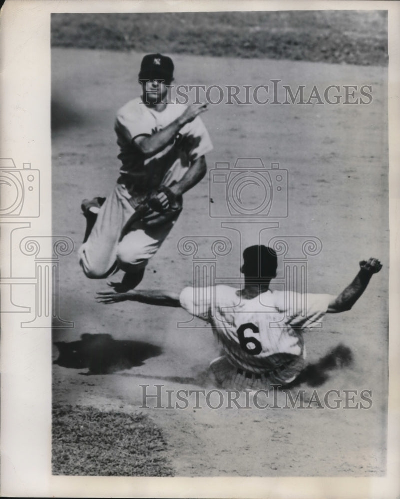 1949 Press Photo Nats Ed Stewart out at 2nd vs Yankees Jerry Coleman - nes02715 - Historic Images