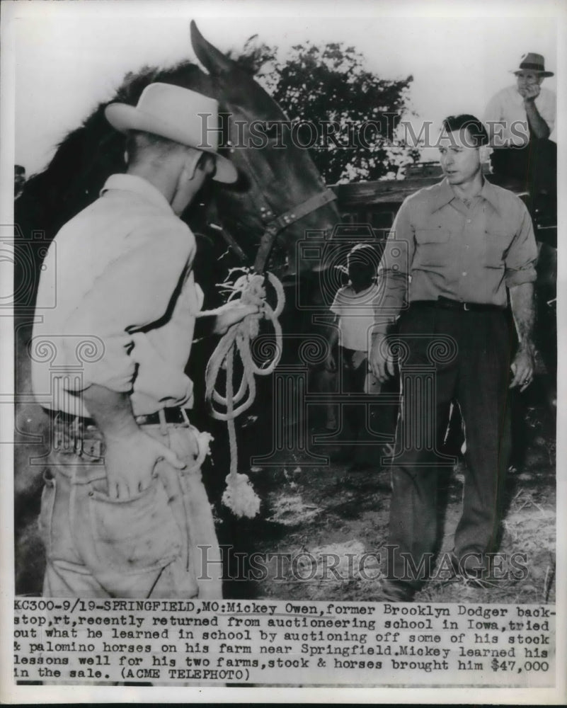 1947 Press Photo Mickey Owen Brooklyn Dodgers - nes02767 - Historic Images