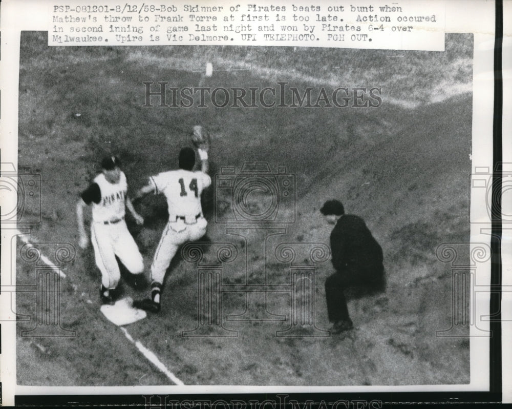 1958 Press Photo Bob Skinner of Pirates with umpire Vic Delmore - Historic Images