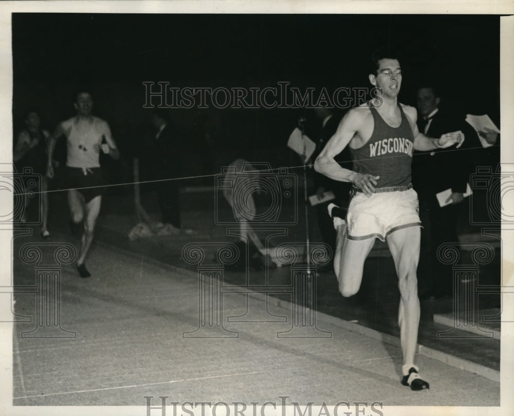 1940 Press Photo Chuck Fenske at 24th Annual AAU Championshios in NYC - Historic Images