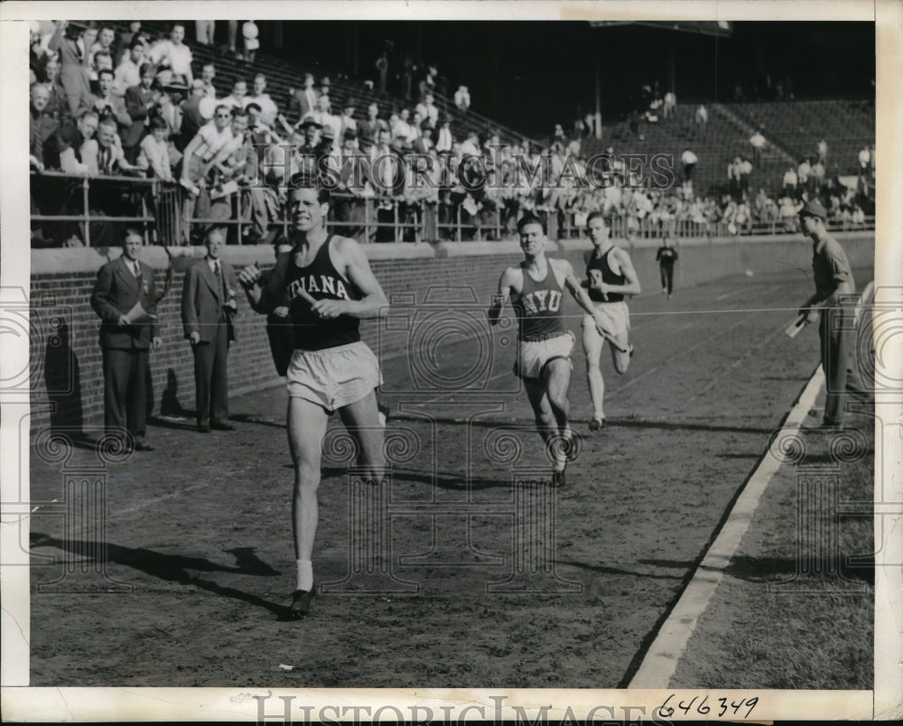 1942 Press Photo Ind Univ Campbell Kane, Penn Relay race, L macMitchell,Burnham - Historic Images