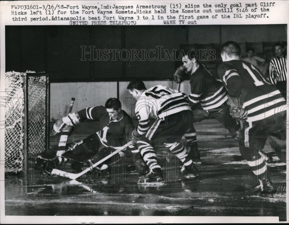 1958 Press Photo Jacques Armstrong vs Comets Cliff Hicks - nes03096 - Historic Images