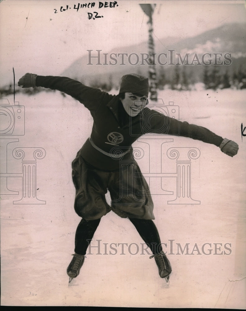 1922 Press Photo Miss Rose Johnson on ice skates - nes03142 - Historic Images