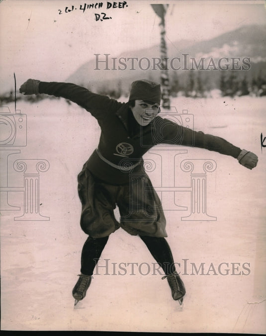 1922 Press Photo Miss Rose Johnson on ice skates - nes03142 - Historic Images