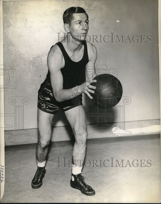 1935 Press Photo Capt. Marc Guley, Foward, Guard, Syracuse University - Historic Images