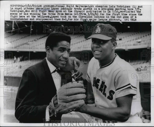 1965 Press Photo Former World Welterweight champion Luis Rodriguez & LA Angel - Historic Images