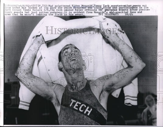 1962 Press Photo Texas Tech's Eldon Mongold Watches Rain at Texas Relays - Historic Images