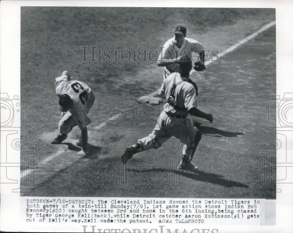 1959 Press Photo Bob Kennedy Out In 6th Inning By George Kell Detroit Tigers MLB - Historic Images