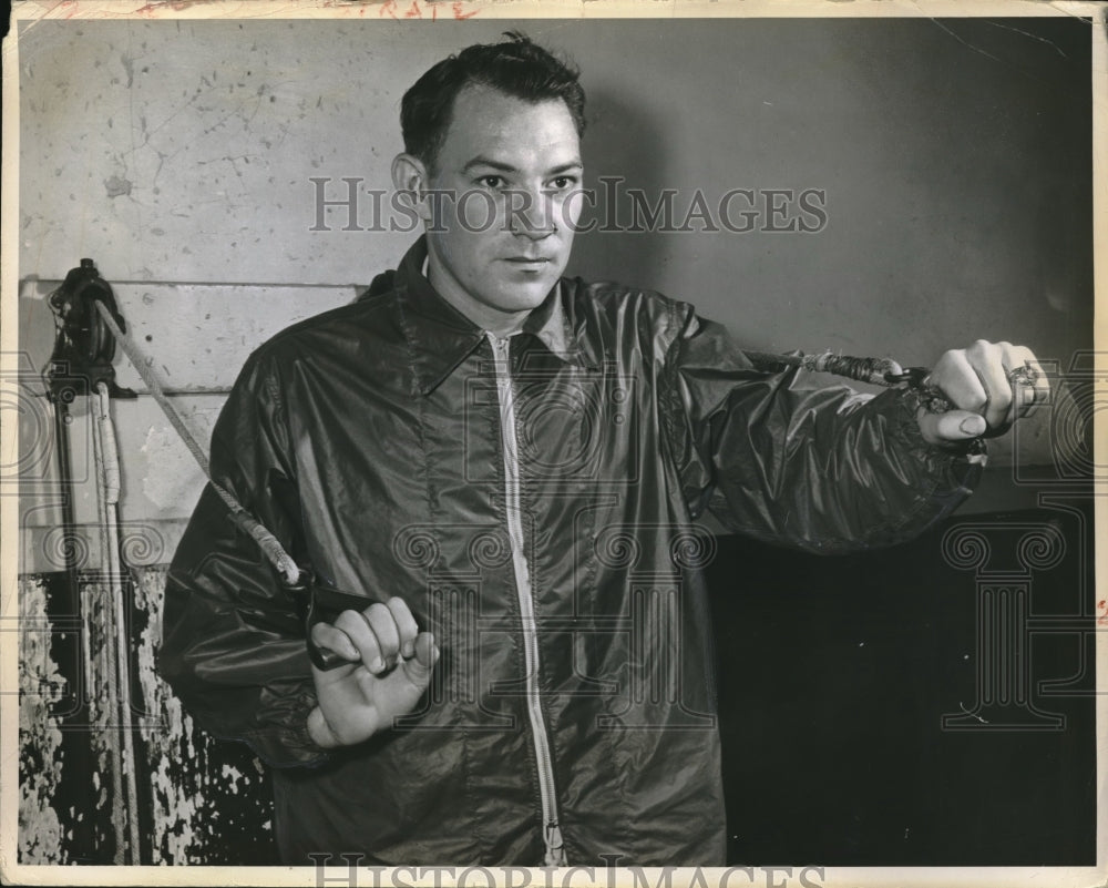 1949 Press Photo Frank Papish Pitcher Cleveland Indians MLB Baseball Player Team - Historic Images