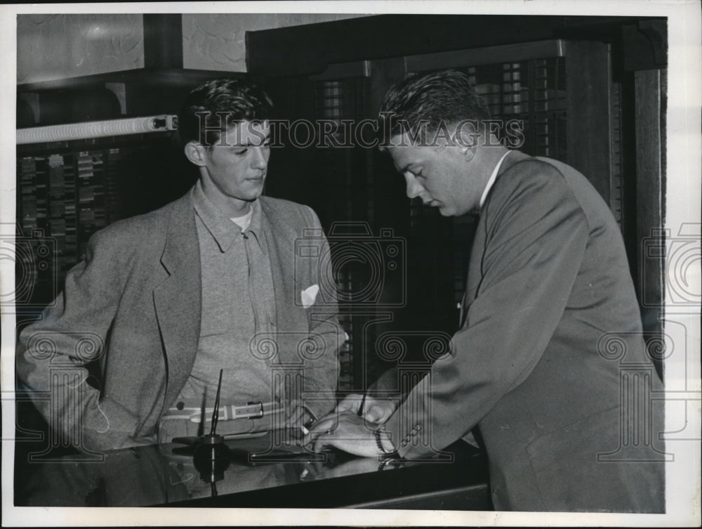 1950 Press Photo Mickey McDermott, Boston Red Sox, Dick Wakefield, New York - Historic Images