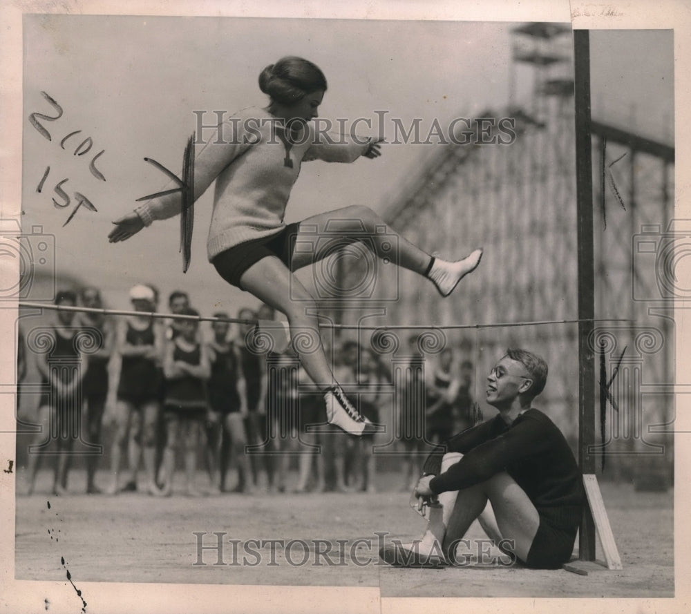 1921 Press Photo Alice Lord, Diver, Dick Landon, High Jumper, Brighton Beach - Historic Images