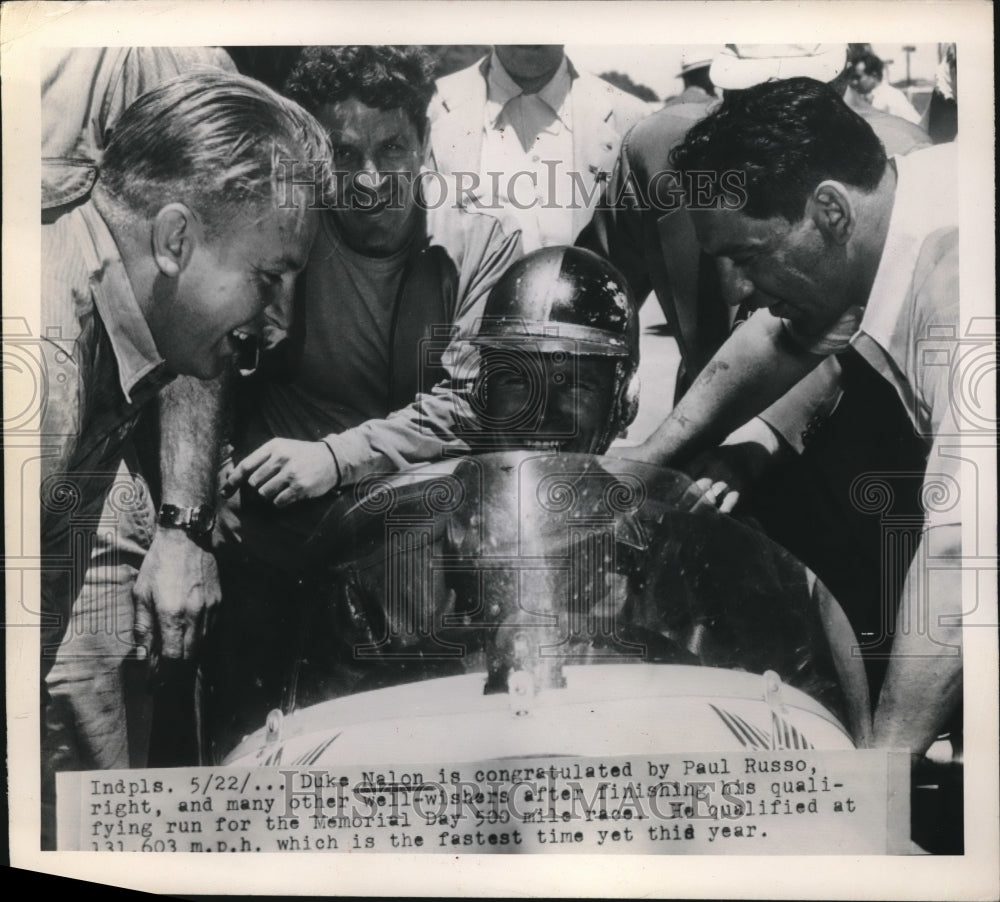 1948 Press Photo Duke Nalon congratulated by Paul Russo, Memorial Day 500 race - Historic Images
