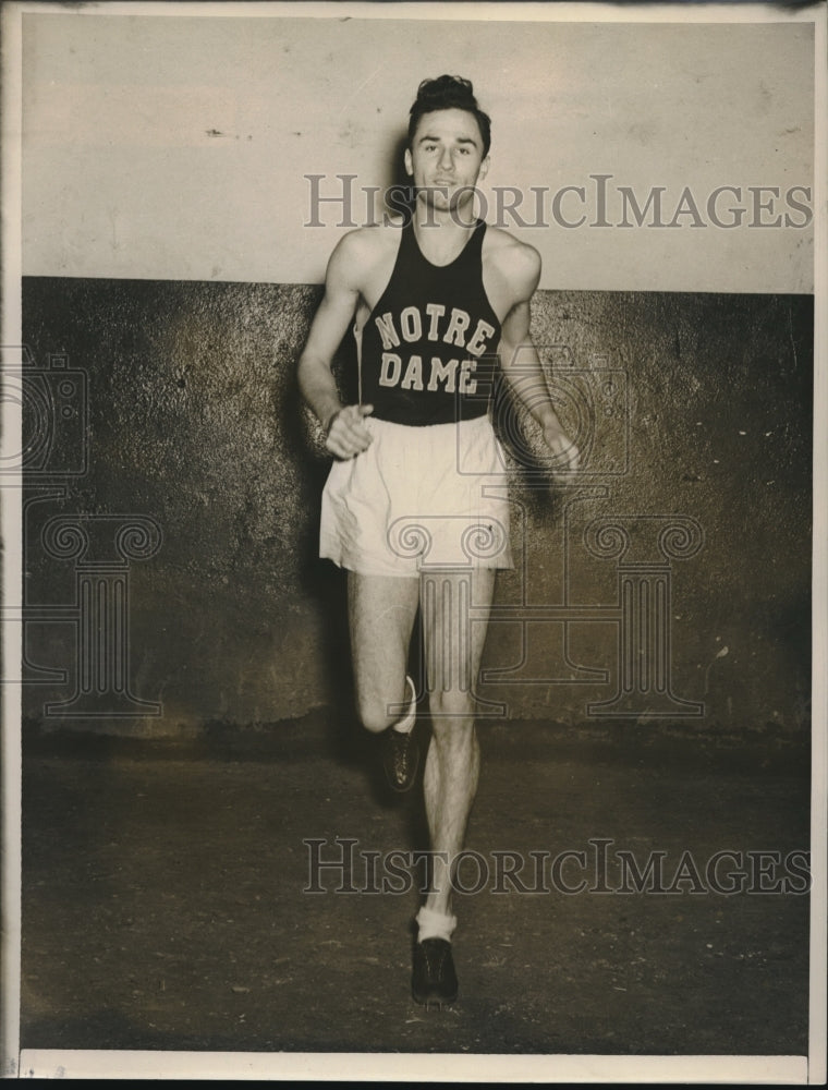 1941 Press Photo Raymond L. Roy, Quarter Mile, Notre Dame, Oak Park, Illinois - Historic Images