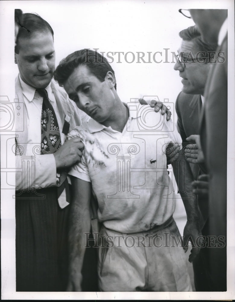 1955 Press Photo Giusseppe Merlo Collapses, International Tennis Champ., Rome - Historic Images