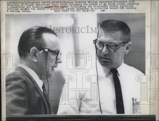 1966 Press Photo William Schneider, Chris Kraft, Gemini 9, Space Center, Houston - Historic Images