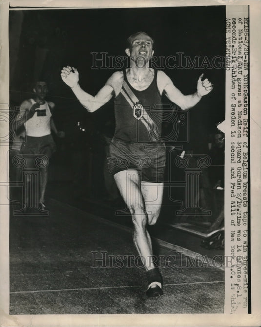 1949 Press Photo Gaston Reiff Wins Three Mile Run, National AAU Games, New York - Historic Images