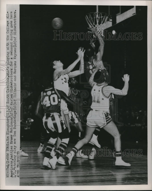 1951 Press Photo Jim Slaughter, All American, Ermer Robinson Harlem Globetrotter - Historic Images