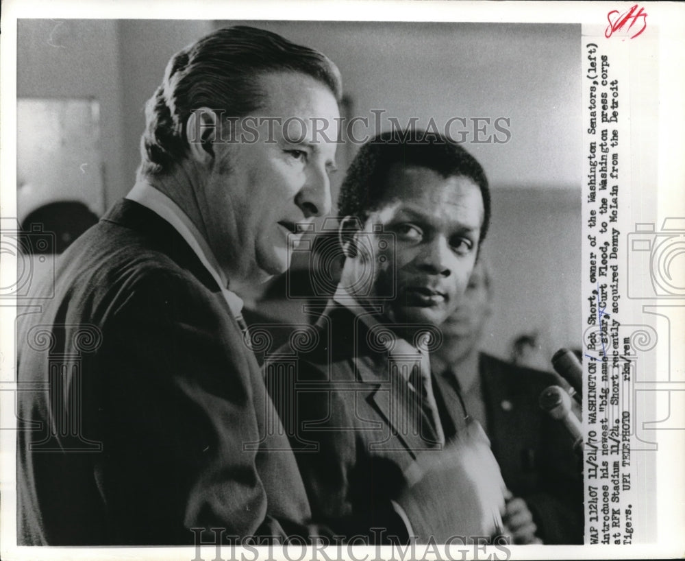 1970 Press Photo Bob Short, Washington Senators, Curt Flood, RFK Stadium - Historic Images