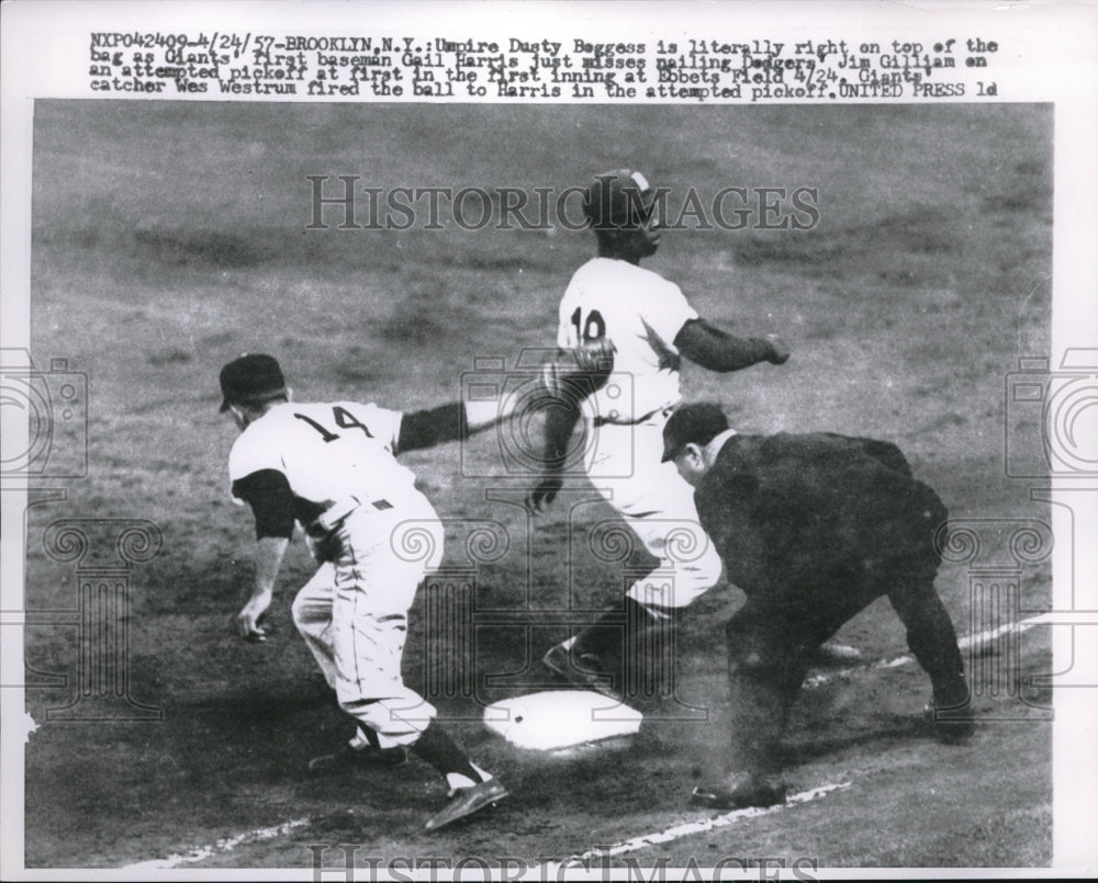 1957 Press Photo Gail Harris New York Giants, Jim Gilliam Dodgers, Dusty Boggess - Historic Images