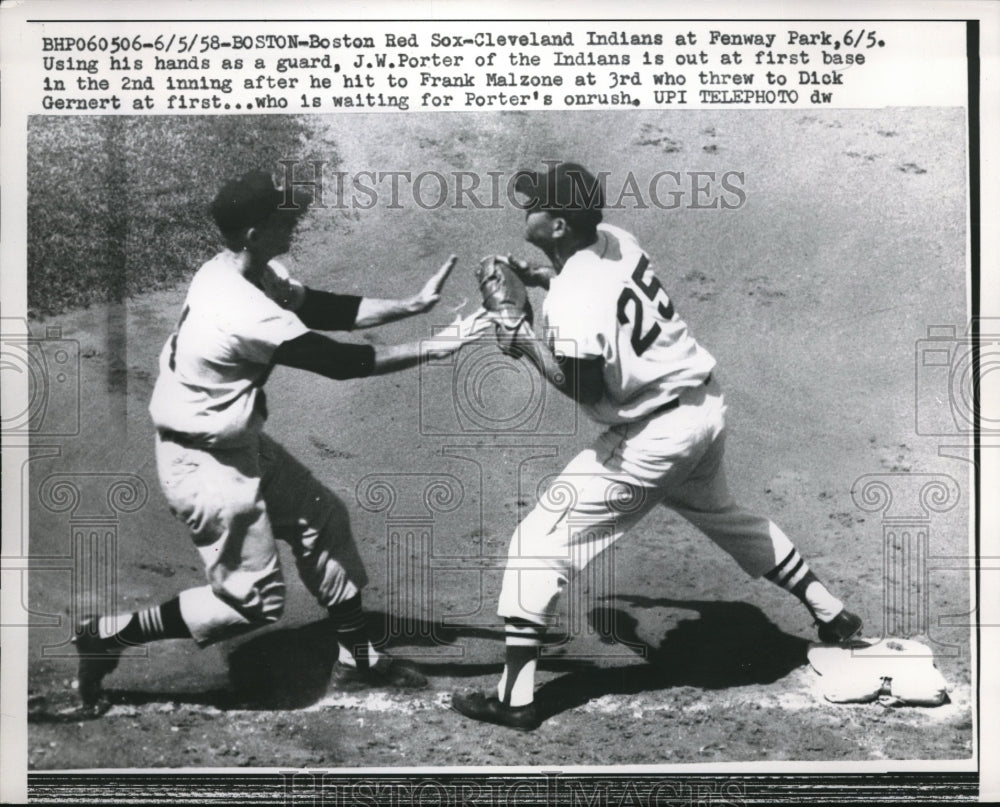 1958 Press Photo J.W. Porter, Cleveland Indians, Dick Gernert, Boston Red Sox - Historic Images