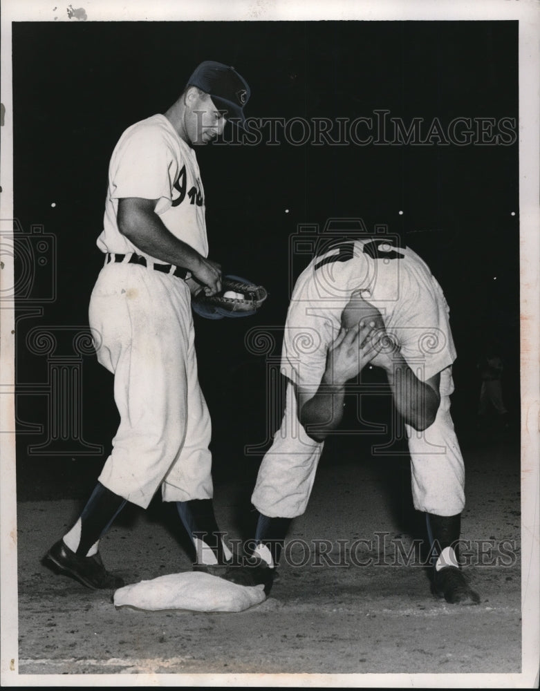 1954 Press Photo Irv Noren, new York Yankees, Art Houtteman, Cleveland Indians - Historic Images