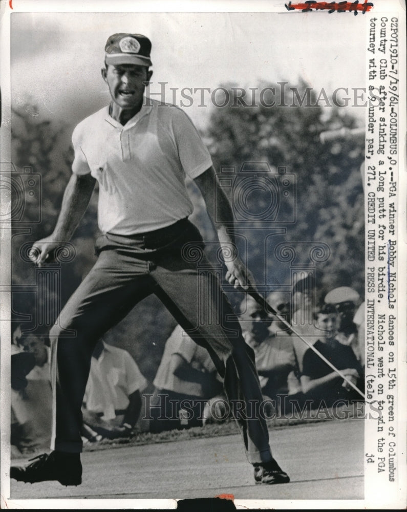 1964 Press Photo PGA winner Bobby Nichols dances on 15th green - nes09253 - Historic Images