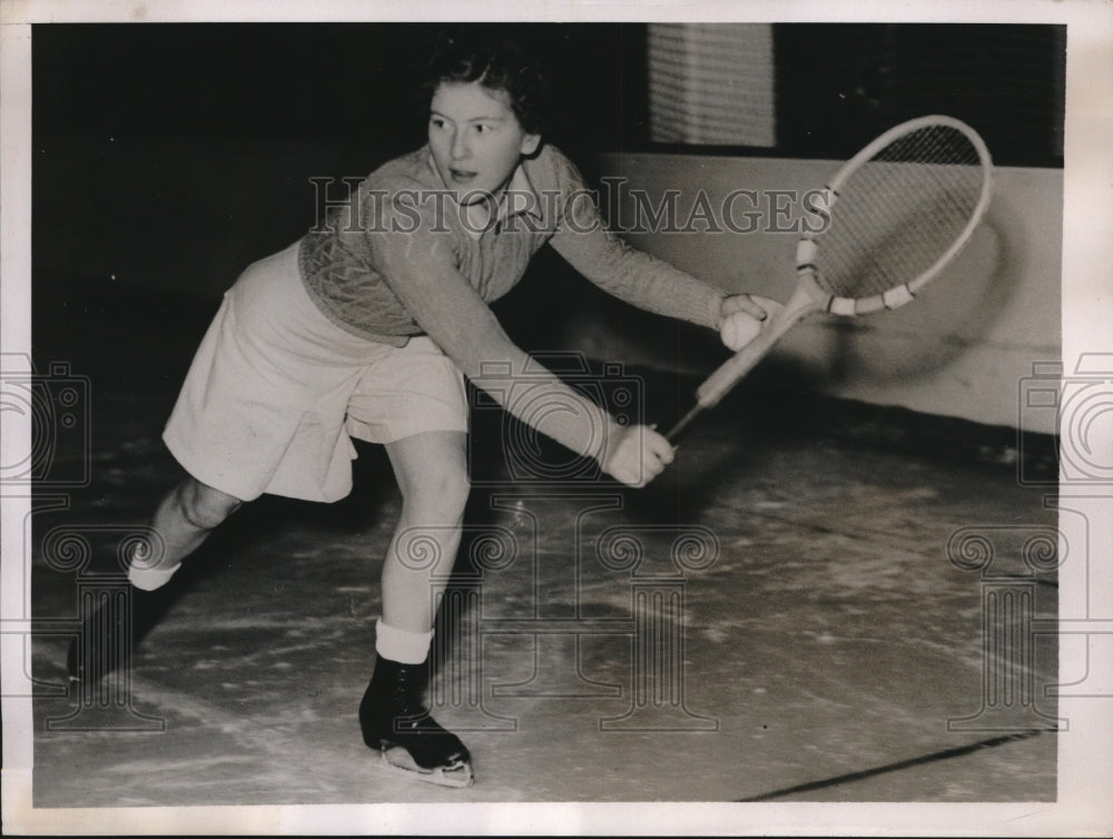 1940 Press Photo Jean Nichol, British Tennis Match on Ice, London, England - Historic Images