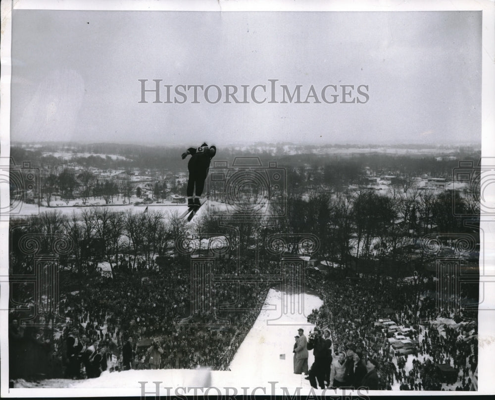 1957 Press Photo Ansten Samuelstuen, Norge Ski Jumping Tournament, Gary Illinois - Historic Images