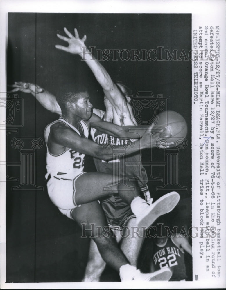 1956 Press Photo Don Hennon, Pittsburgh, Martin Farrell, Seton Hall, Orange Bowl - Historic Images