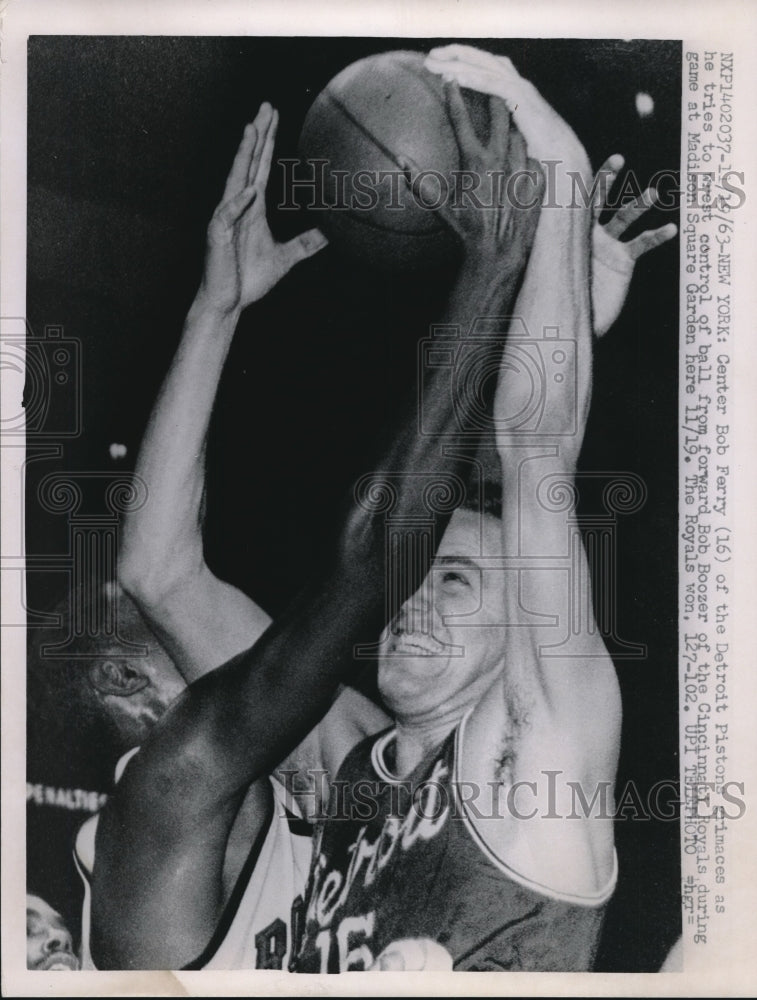 1963 Press Photo Bob Ferry, Detroit Pistons, Bob Boozer, Cincinnati Royals - Historic Images