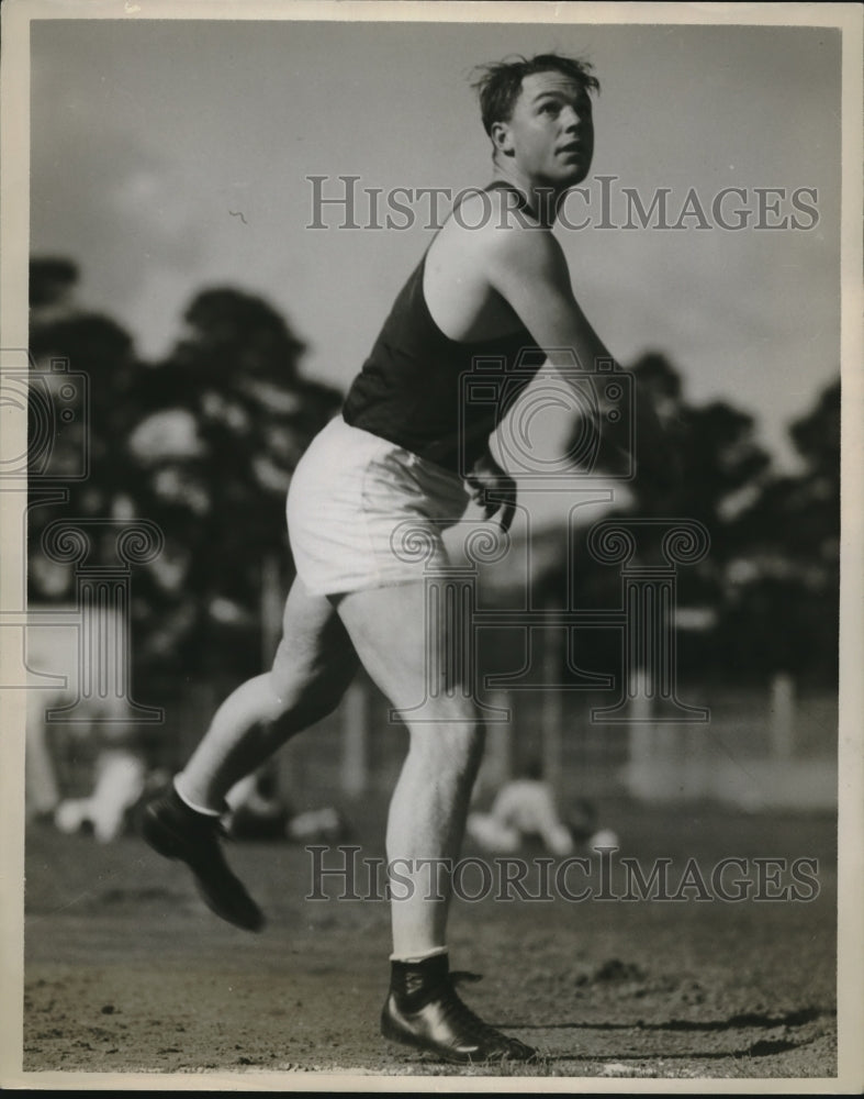 1935 Press Photo Glenn Randall, Discus Throw, University of California Track - Historic Images