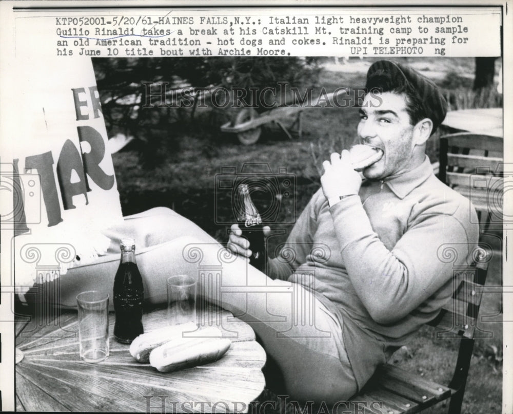 1961 Press Photo Boxer Guilio Rinaldi, Catskill Mountain Training Camp, New York - Historic Images