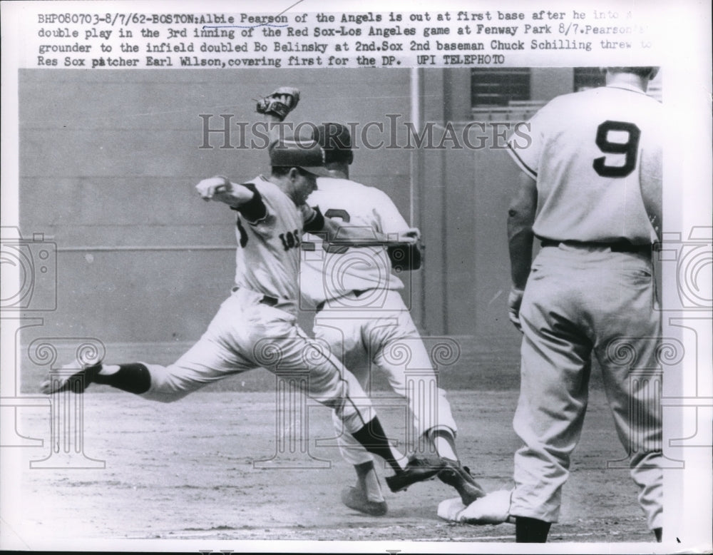 1962 Press Photo Albie Pearson of the Angles, out on 1st base after double play - Historic Images