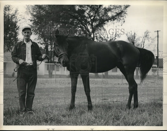 1954 Press Photo Tom Ivy Stable Boy - nes10602 - Historic Images