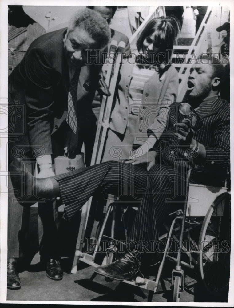 1970 Press Photo Heavyweight Champion Joe Frazier and his manager Hank Durham - Historic Images