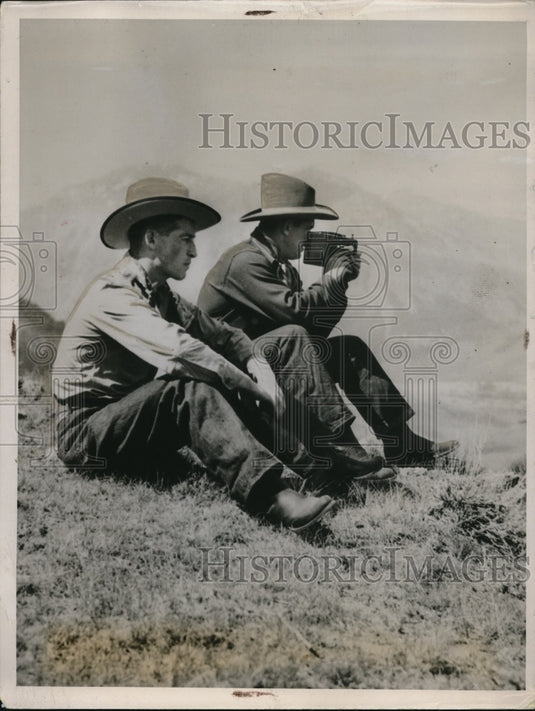 1936 Press Photo Mickey Cochrane with O'Donnel taking a rest cure. - Historic Images