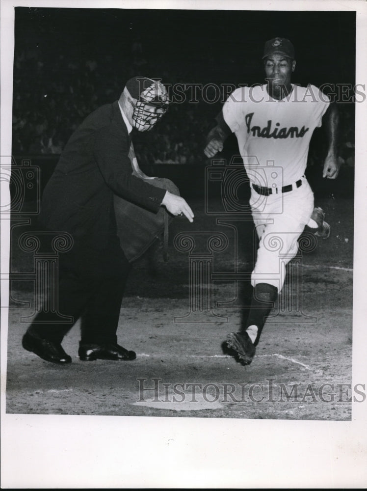 1955 Press Photo Frank Umont Umpire Instructs Al Smith Indians Baseball game - Historic Images