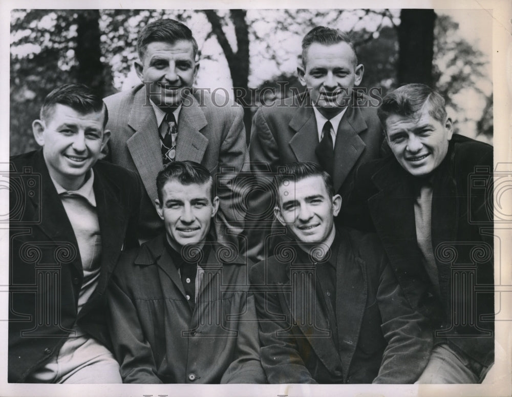 1951 Press Photo A group of men in an American Basketball team. - Historic Images