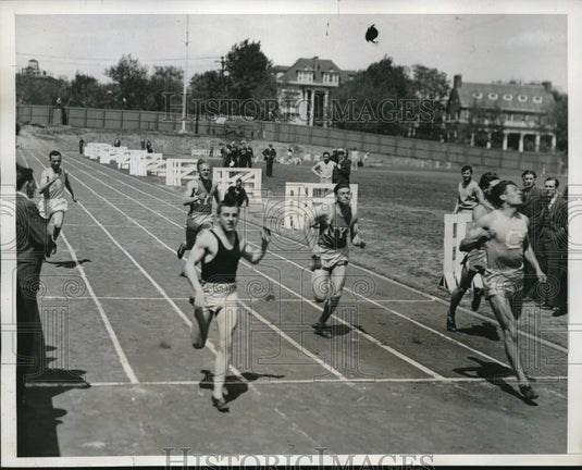 1935 Press Photo Willard G. Allen winning the 100-yard dash finals. - nes11404 - Historic Images
