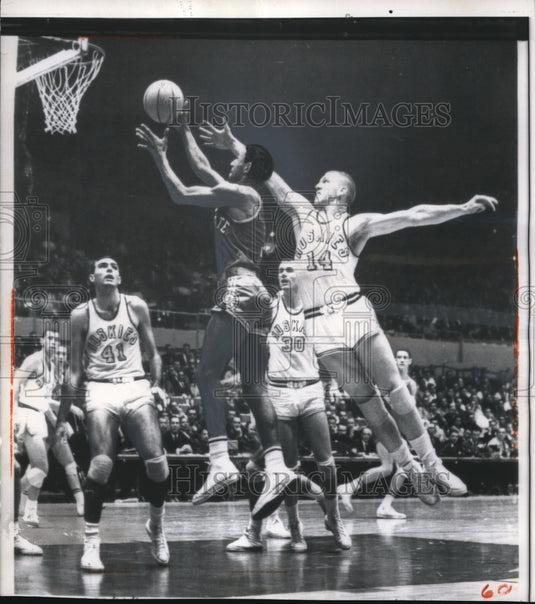 1961 Press Photo Gene Lane, Ed Corell (#41) ( #30 )is Bill Hanson - nes11512
