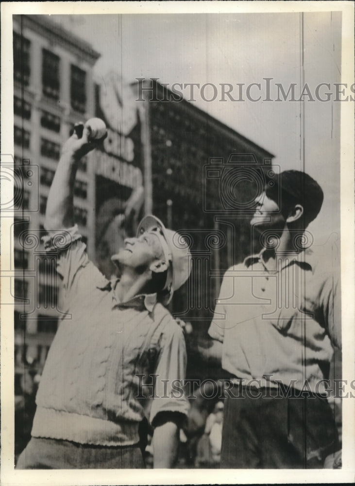 1938 Press Photo Frank Pytlak Hank Helf Land Catchers - Historic Images