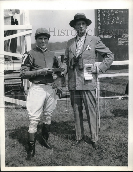 1942 Press Photo Lewis Waring President of United Hunts Racing Association - Historic Images