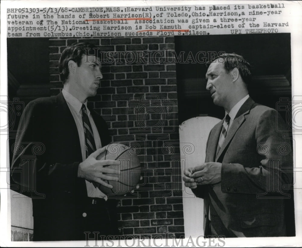 1968 Press Photo Robert Harrison greeting Bob Kanuth. - nes12504 - Historic Images