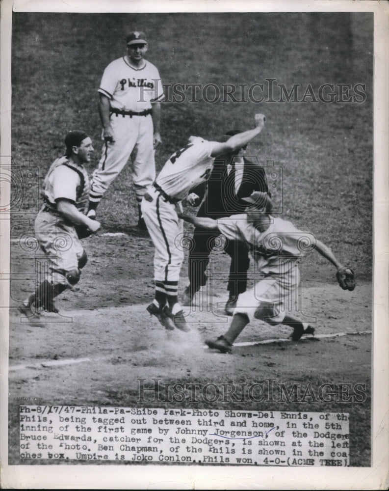 1947 Press Photo Phillies' Del Enis tag out by Johnny Jorgenson of the Dodgers - Historic Images