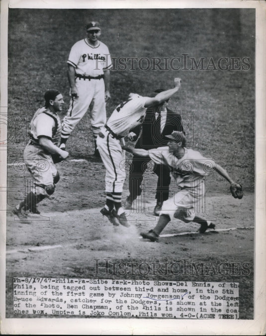 1947 Press Photo Phillies' Del Enis tag out by Johnny Jorgenson of the Dodgers - Historic Images
