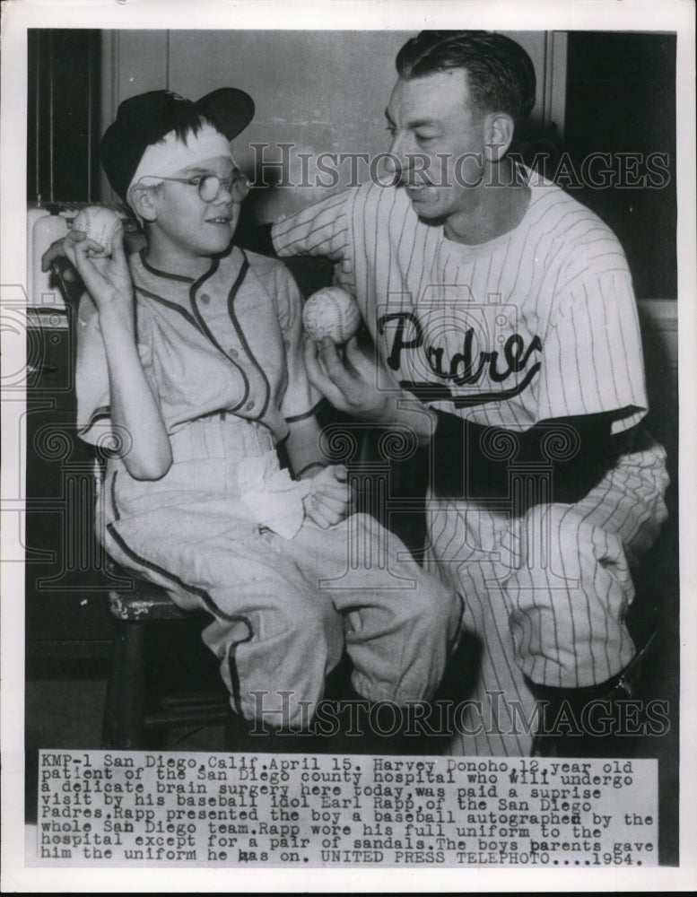 1964 Press Photo Earl Rapp of San Diego Padres Baseball visited patient H.Donoho - Historic Images