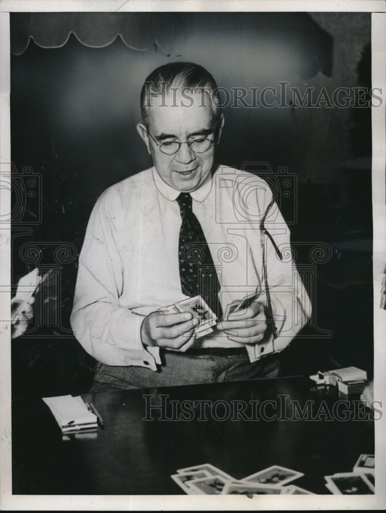 1937 Press Photo Harry K. Thaw on vacation no pictures - nes12812 - Historic Images