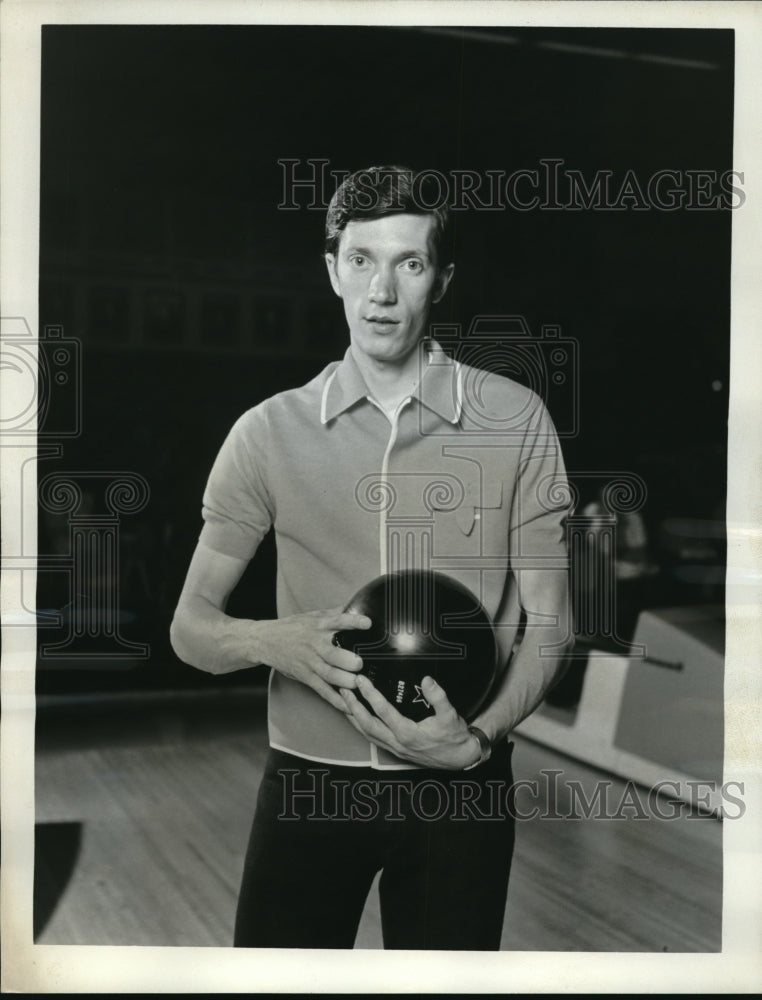 1972 Press Photo Mike Lemongello on PBA tour bowling in BPAA US Open - nes12887 - Historic Images