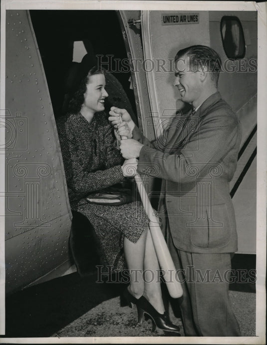 1937 Press Photo Helen Hawkins and San Diego Padre's Rupert Thompson, elope - Historic Images