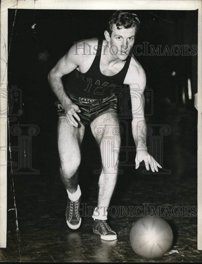 Press Photo John Schroeder Syracuse College basketball player in action - Historic Images